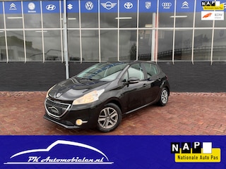 Peugeot 208 1.2 VTi Envy **CLIMA + PDC + TREKHAAK**