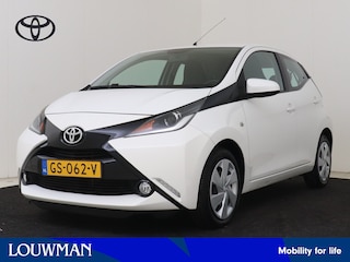Toyota Aygo 1.0 VVT-i x-play | Airco | Achteruitrijcamera | Bluetooth | Elektrische ramen voor | Elektrisch verstelbare buitenspiegels |