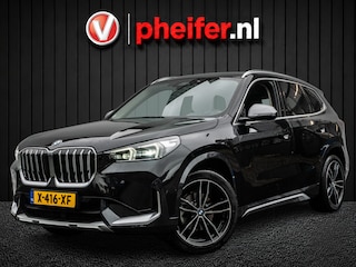BMW X1 sDrive18i Trekhaak/ Stoel-stuurverwarming/ Sportstoelen/ 19" Lmv/ Carplay/ Inparkeerhulp/ Navigatie/ Dab/ X-line