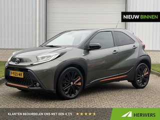 Toyota Aygo 1.0 MT Limited / JBL Audiosysteem / Achteruitrijcamera / Adaptieve Cruise Control / Apple Carplay & Android Auto / Stoelverwarming / Parkeersensoren voor en achter /