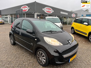 Peugeot 107 1.0-12V Sportium(st-bekr,airco,5drs,open-dakje,bj11,3499,-)