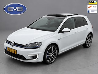 Volkswagen Golf 1.4 TSI GTE, panoramadak, vele opties, Origineel NL auto met nationale auto pas