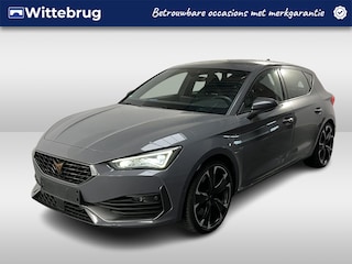 Cupra Leon 1.4 e-Hybrid VZ Performance / AUTOMAAT/ 245 PK/ PARK.SENSOR.V+A/ STUUR+STOELVERWARM./ ACC/ DCC/ DODEHOEK/ KEYLESS/ DIGITAL DASH/ RIJ-MODI/ NAVI/ DAB/ CLIMA/ LED