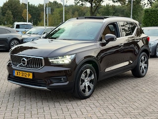 Volvo XC40 2.0 T4 Inscription / Trekhaak / Panoramadak / Camera / Leder / 18'' / Elektr. Stoelen / CarPlay / Stoelverwarming / Dodehoek / ACC