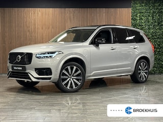 Volvo XC90 T8 AWD Recharge Ultra Ultimate Dark | Trekhaak | Stoelventilatie | 360 Camera | Head-Up Display | Harman Kardon | 455pk | Stoelmassage | Adaptieve Cruise Control | Stoelverwarming voor+achter | Stuurwielverwarming | Schuifdak | 20 Inch | Full LED Meesturende koplampen | Standkachel met Volvo On Call App | Pilot Assist | BLIS Dode Hoek Detectie | Alcantara hemelbekleding | Lederen handgrepen en zonnekleppen | Elektrische voorstoelen geheugen | Nappa Lederen bekleding | Zitting verlenging voorstoelen | Lederen Dashboard | Google Infotainment | Keyless Drive | Parkeersensoren voor+achter | Privacy Glass | Elektrisch bedienbare achterklep | Geïntegreerde zongordijnen achterportieren | Geïntegreerd kinderzitje achterin | 7-Persoons | 4-Zone Climate Control | DAB Radio | Apple Carplay/Android Auto | Draadloos telefoon opladen | Volvo On Call met mobiele App functie | Silver Dawn Metallic |