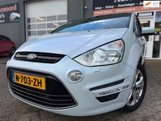 Ford S-MAX 2.0 EcoBoost Titanium 7pers in automaat met trekhaak en parkeersensoren / camera en bluetooth telefoon / media