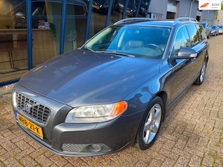Volvo V70 2.5T Summum Automaat LEER / 1E EIGENAAR