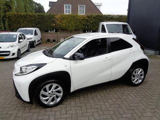 Toyota Aygo 1.0 VVT-i MT Play Ecc, PDC, Camera, Stoelverwarming, LM velgen