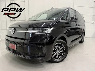 Volkswagen Multivan 1.4 eHybrid L2 Life 7p. MASSAGE/TREKHAAK/ACC/ADAPTIVE-ONDERSTEL/H&K/HEAD-UP/LEER-ALCANTARA/SFEER/IQ-LIGHT/CAMERA/ELECTR.SCHUIFDEUREN/PDC+AUT.PARKEREN/EL.A.KLEP/UNIEK SLECHTS 34.000KM