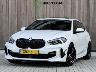 BMW 118i M Sport High Executive | PANORAMADAK | SFEER | TREKHAAK