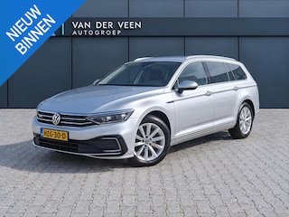 Volkswagen Passat Variant 1.4 TSI PHEV GTE Business | Incl. 12 maanden garantie | SOH 92% | Achterruitrijcamera | Trekhaak | Adaptieve cruise control | Stoelverwarming | Climate control | Keyless entry/start | Parkeersensoren voor en achter |