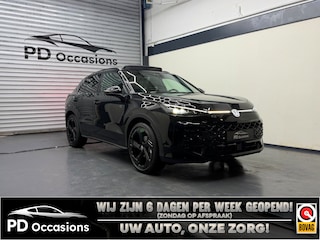 Volkswagen T-Roc 1.5 TSI R-Line Edition - Pano - 20'' Velgen - Camera - Dodehoek