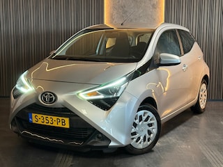 Toyota Aygo 1.0 VVT-i x-play limited Automaat Camera Carplay Airco
