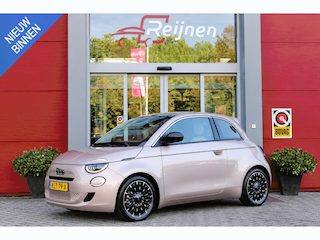 Fiat 500 1.0 Hybrid La Prima | PANORAMADAK | DRAADLOZE APPLE CARPLAY/ANDROID AUTO | DRAADLOZE TELEFOONLADER | LEDER BEKLEDING | ACHTERUITRIJ CAMERA | PARKEERSESOREN ACHTER | 17" LICHTMETALEN VELGEN DIAMOND CUT | ROSE GOLD | JBL PREMIUM AUDIO | DAB+ RADIO | LED KOPLAMPEN "INFINITY" | CLIMATE CONTROL | REGEN/LICHT SENSOR | KEYLESS START | | CRUISE CONTROL |