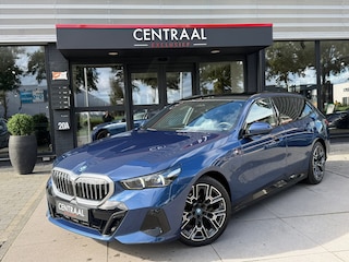BMW 5-serie Touring 530e M-Sport Pano|Harman&Kardon|ACC|Memory|4wielbesturing|Keyless|300PK