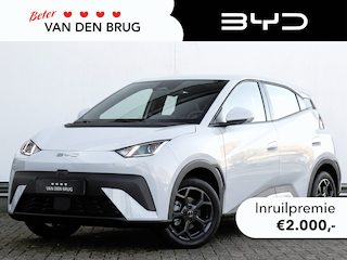 BYD Dolphin Surf Boost 43 kWh MY 2026 | Skiing White | 5 Zitplaatsen | €2000 korting | Camera | Adaptive cruise control | Apple Carplay/Android Auto | Keyless |