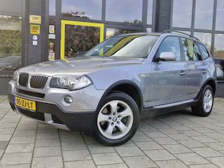 BMW X3 2.0i Executive Trekhaak afneembaar | Parkeer Sensoren V + A | Climate Control | Cruise Control
