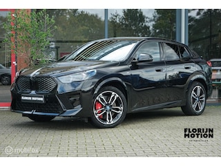 BMW iX2 eDrive20 67 kWh | 100% SOH | M-Sportpakket | Harman Kardon | Pano | Trekhaak | ACC | Camera | M-Sportpakket Pro | Stoelverwarming | LED |