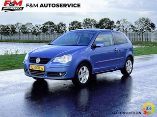 Volkswagen Polo 1.6-16V Comfortline Automaat, airco, cruise, pdc achter, trekhaak