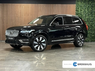 Volvo XC90 T8 AWD Recharge Plus Bright | Trekhaak | 360 Camera | Harman Kardon | 455pk | Adaptieve Cruise Control | Stoelverwarming voor+achter | Stuurwielverwarming | Schuifdak | Full LED Meesturende koplampen | Pilot Assist | BLIS Dode Hoek Detectie | Elektrische voorstoelen geheugen | Lederen bekleding | Zitting verlenging voorstoelen | Lederen dashboard | 21 Inch | Google Infotainment | Keyless Drive | Privacy Glass | Elektrisch bedienbare achterklep | Geïntegreerd kinderzitje achterin | Geïntegreerde zongordijnen achterportieren | Verlichte instaplijsten | 7-Persoons | 4-Zone Climate Control | DAB Radio | Apple Carplay/Android Auto | Onyx Black Metallic |
