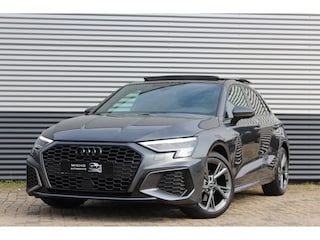 Audi A3 Sportback 35 TFSI 2x S-Line | Panoramadak | B&O | Camera | Black optik |Adaptive Cruise | Daytona Grijs | BTW | 1e eigenaa