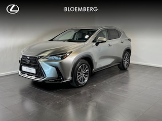 Lexus NX 450h+ AWD Luxury Line | Trekhaak | Stuur -en stoelverwarming | Dodehoekdetectie | Apple Carplay |