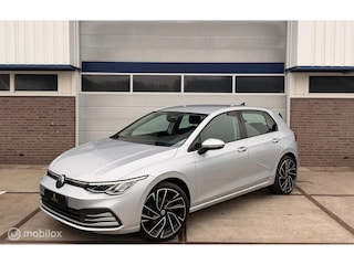 Volkswagen Golf 1.0 eTSI Life Business