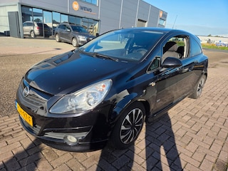 Opel Corsa 1.4-16V Business LOOPT OP 3 CILINDERS!!