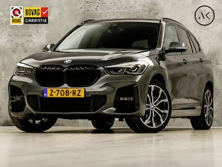 BMW X1 xDrive25e M Sport High Executive 221Pk Automaat (SOH 81,8%, PANORAMADAK, M PAKKET, GROOT NAVI, LEDER, STOELVERWARMING, SPORTSTOELEN, GETINT GLAS, SFEERVERLICHTING, NIEUWSTAAT)