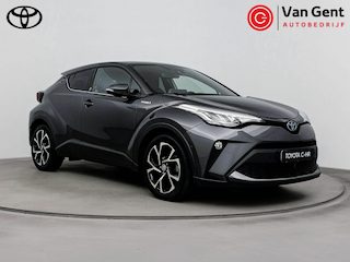Toyota C-HR 2.0 Hybrid Style | Apple Carplay / Android Auto | Dodehoek detectie | Stoel-/stuurverwarming | LED | Parkeersensoren voor/achter | Adaptive Cruise | Keyless | Camera | 18 inch