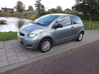 Toyota Yaris 1.0 VVTI ACCES LIMITED