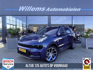 Lynk & Co 01 1.5 Zwarte Hemel, App-Connect, 360' Camera & Panoramadak Verkooppijs = Inclusief Trekhaak