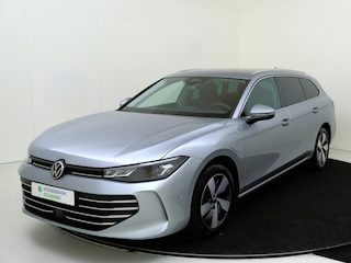 Volkswagen Passat Variant 1.5 eHybrid Business | SoH 100% | Trekhaak | Achteruitrijcamera | ErgoActive stoelen | Adaptieve demping | Head-up display | Harman/Kardon | Keyless | Stoel- en stuurwielverwarming |