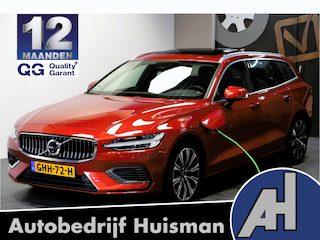 Volvo V60 2.0 T6 AWD Plug-in hybrid 293kW/399pk Aut8 Ultra Bright PANORAMADAK + HARMAN/KARDON + EL.TREKHAAK + STOELVENTILATIE&-MASSAGE + 360 CAMERA + BLIS + ADAPT.CRUISE + MATRIX LED + PILOT ASSIST + STUUR&STOEVERWARMING V&A + PARKSENSOREN + 18" LM-VELGEN!!