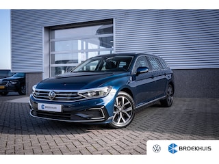 Volkswagen Passat Variant 1.4 TSI PHEV GTE Business | Achteruitrijcamera | Elektrisch bedienbare achterklep met sensorsturing | Lederen bekleding