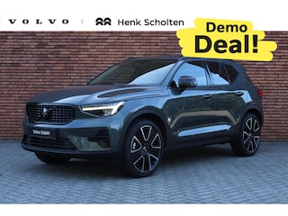 Volvo XC40 B4 Automaat Plus Dark | Demo deal | Panoramisch schuif-/ kanteldak | Harman Kardon | Elektrische voorstoelen met geheugenfunctie | 360 graden camera | Stoel-/ stuurwielverwarming | Verwarmde achterbank | Extra getint glas | 20 inch. lichtmetalen velgen | Pilot assist |