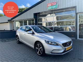 Volvo V40 2.0 T3 Momentum, Cruise Control, Stoelverwarming, Trekhaak, all-in prijs inclusief apk en beurt!