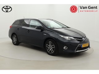 Toyota Auris Touring Sports 1.8 Hybrid Lease Plus | Panoramadak | Trekhaak | Navigatie | Stoelverwarming | Parkeersensoren voor/achter | Keyless | Cruise Control | Clima | Camera | Xenon | 16 inch | Bluetooth