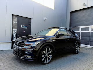 Volkswagen T-Roc 1.5 TSI Sport 3x R-Line Pano | Keyless | Camera | Trekhaak | ACC | LED | NL Auto