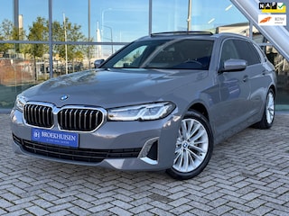 BMW 5-serie Touring 520i High Executive Edition 184pk Panoramadak / Elekt Trekhaak / Camera