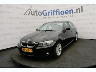 BMW 318i Business Line Style keurige sedan met trekhaak