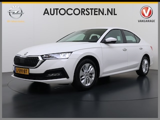 Skoda Octavia 111PK Apple Carplay Android Auto Virtual Cockpit Cruise Control Navi Bluetooth Led Ambition 16"Lmv Autonomous Emergency Braking Airco Isofix DAB Smartlink 1e Eigenaar Origineel Nederlandse Auto