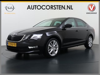 Skoda Octavia 116PK 5Drs Automaat Stoelverwarming Apple Carplay/Android Auto Navi Ecc Bluetooth Cruise Control Pdc Ambition Business Lmv Led Smartlink DSG All Season banden Privacy Glas 1e Eigenaar Dealeronderhouden Origineel Nederlandse Auto