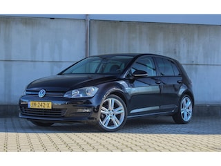 Volkswagen Golf 1.0 TSI Connected Series - automaat - camera - cruise - navigatie