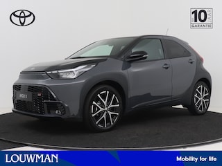 Toyota Aygo Hybrid 115 GR Sport | JBL | Keyless Entry/start | Stoelverwarming | Draadloze telefoonlader | Sportiever onderstel | leder/alcantara bekleding |