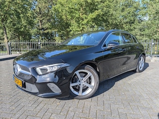 Mercedes-Benz A-klasse 200 Premium | PDC | Camera | Carbon | Stoelverw. | Navi | Widescreen | Cruise | Climate | Lichtmetaal