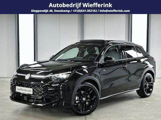 Volkswagen T-Roc 1.5 eTsi R-Line First Edition | Trekhaak | Pano | Black-style | Licht-pakket (IQ.Light)