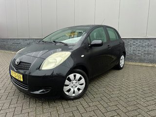 Toyota Yaris 1.0 vvti Sol in top staat