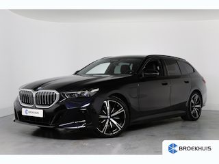 BMW 5-serie Touring 530e M Sport Edition | Harman/Kardon | Panoramadak | Memoryzetels | LED | Sfeerverlichting | Clima | Keyless