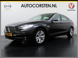BMW 5-serie GT Gran Turismo 535xi 306PK Automaat Panoramadak Leder X-Drive AWD Adap.Cruise Camera Navi 4 Zone Ecc Head-Up Display Elek.Stoelen High Executive Soft Close Stoelverwarming Bluetooth Keyless Isofix Pdc Origineel Nederlandse Auto